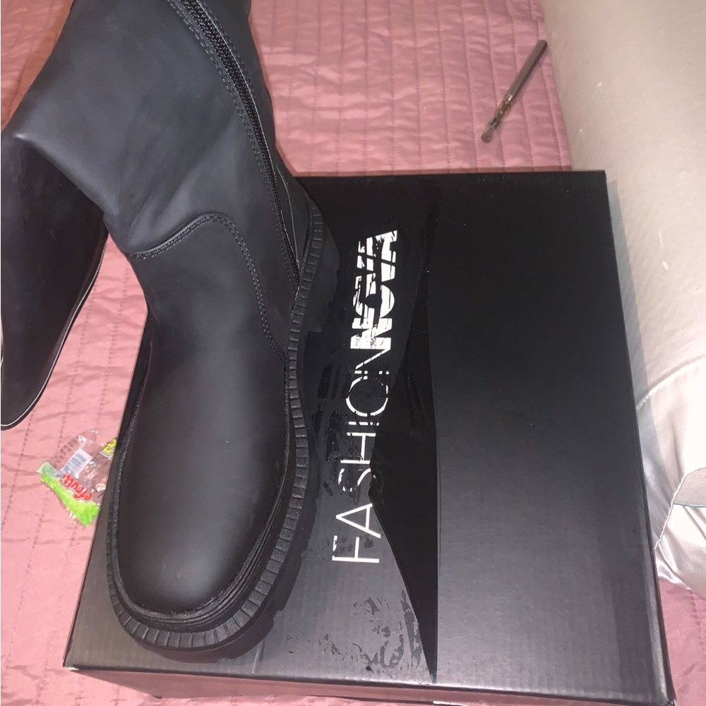 Fashion Nova women Sleek Black Boots